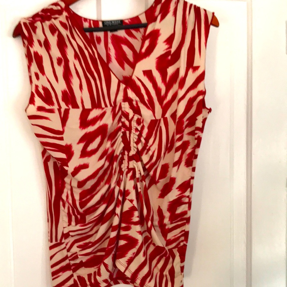 One West New York Stretch Sleeveless Top